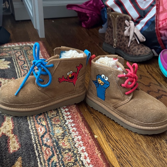 Ugg x Sesame StreetBrown Neumel Boots with Blue and Red Accents